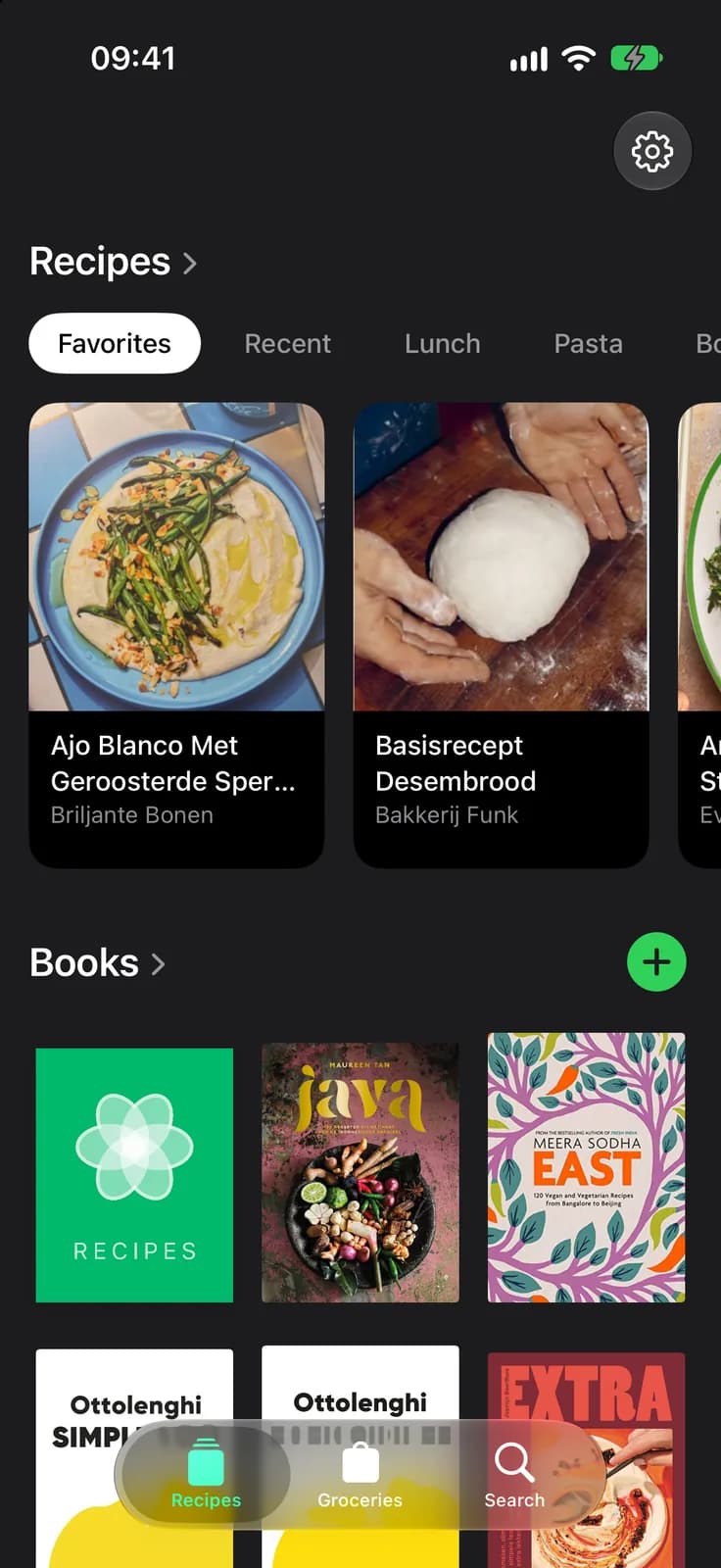 De CookCook-bibliotheek naast Een boek over soep, met omslag, favoriete recepten en het eerste hoofdstuk