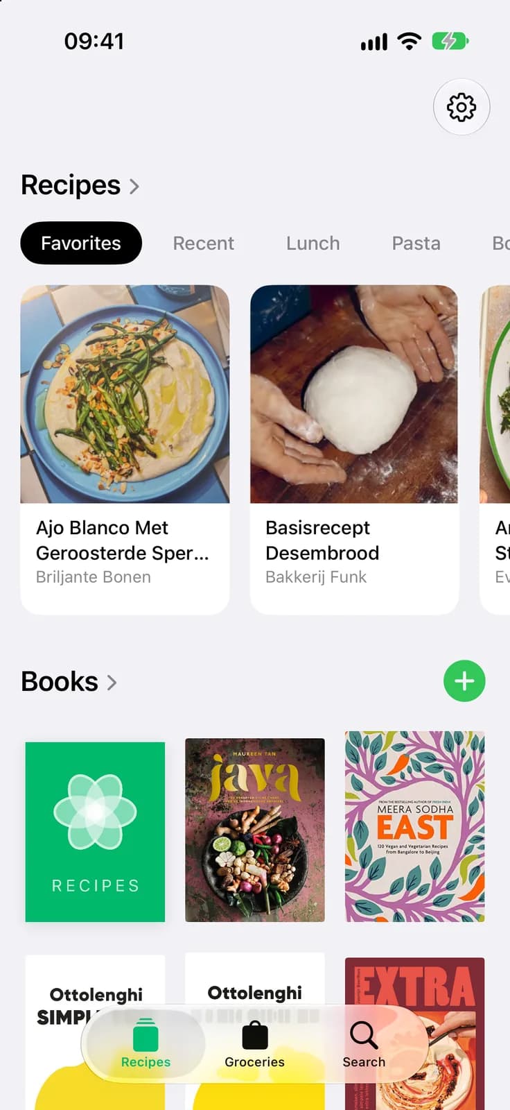De CookCook-bibliotheek naast Een boek over soep, met omslag, favoriete recepten en het eerste hoofdstuk